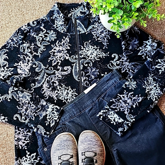 Basic Editions Zip Up - Picture 14 of 15